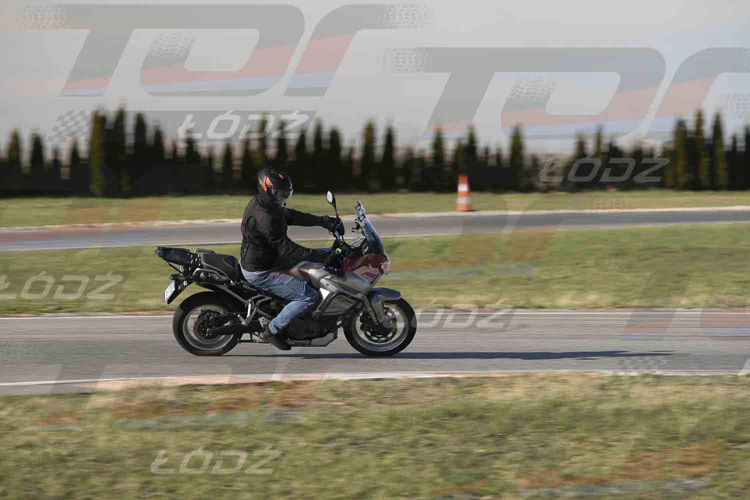 4425TDmoto (155).jpg