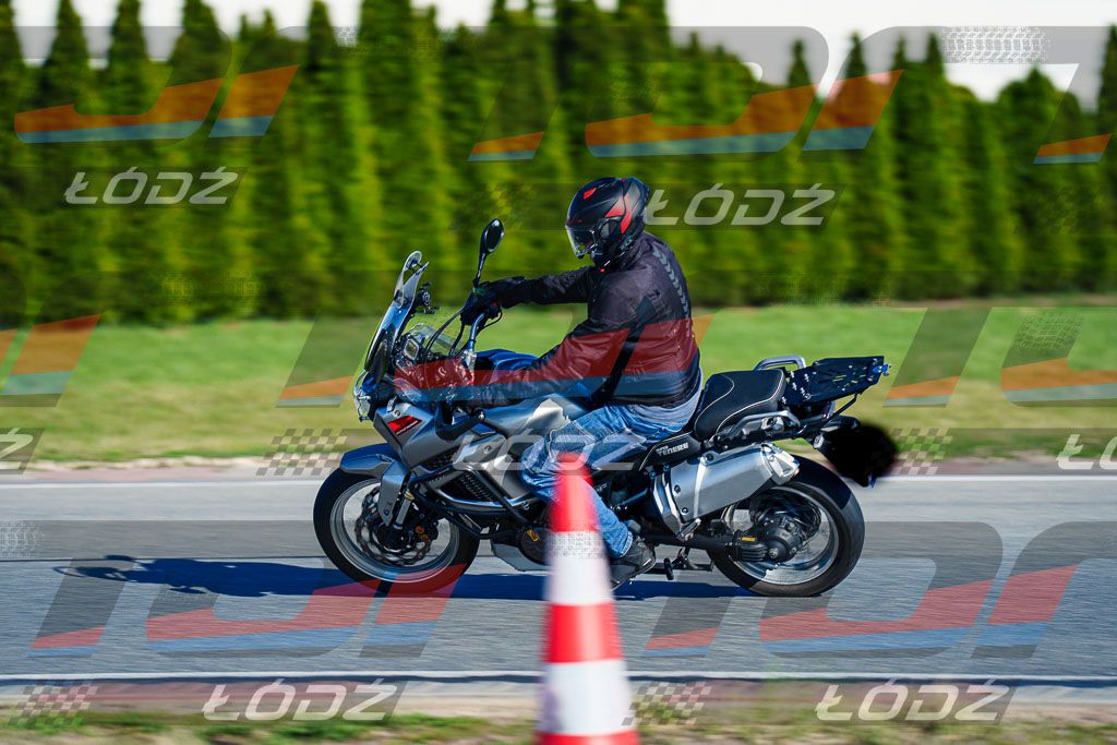 25.04.04 TM-9864.jpg