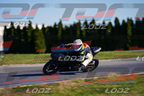 25.04.04 TM-9993.jpg