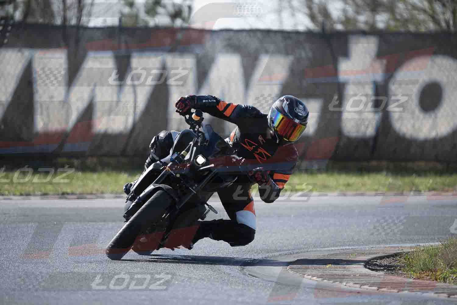 4425TDmoto (2).jpg