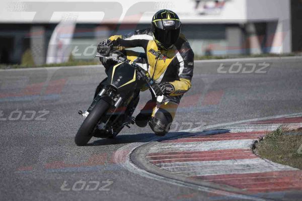 4425TDmoto (30).jpg